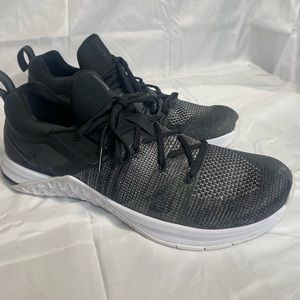 Nike Women’s Metcon Flyknit 3, Black Matte Silver, Size 11.5